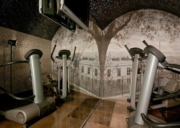Otel Grand Saint Michel 4*