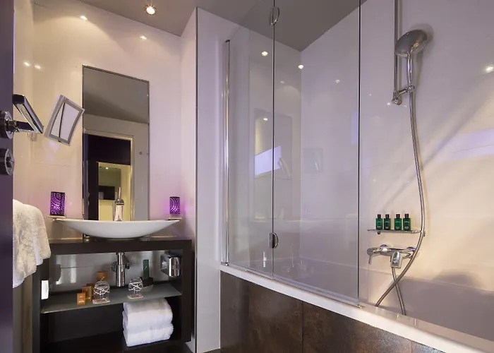 Grand Saint Michel Hotell 4*